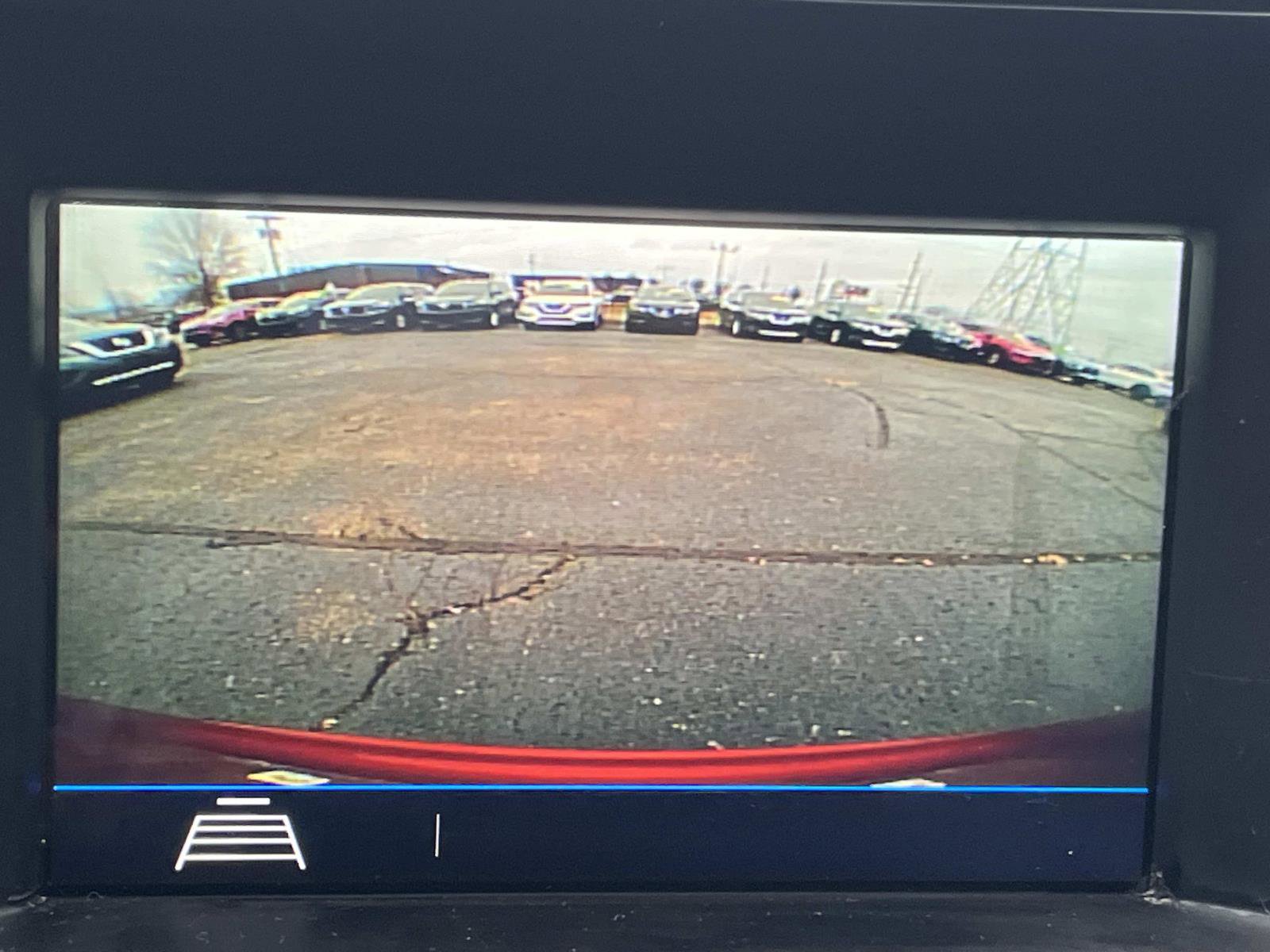 Used 2018 GMC Terrain SLE w/ Driver Convenience Package image 9