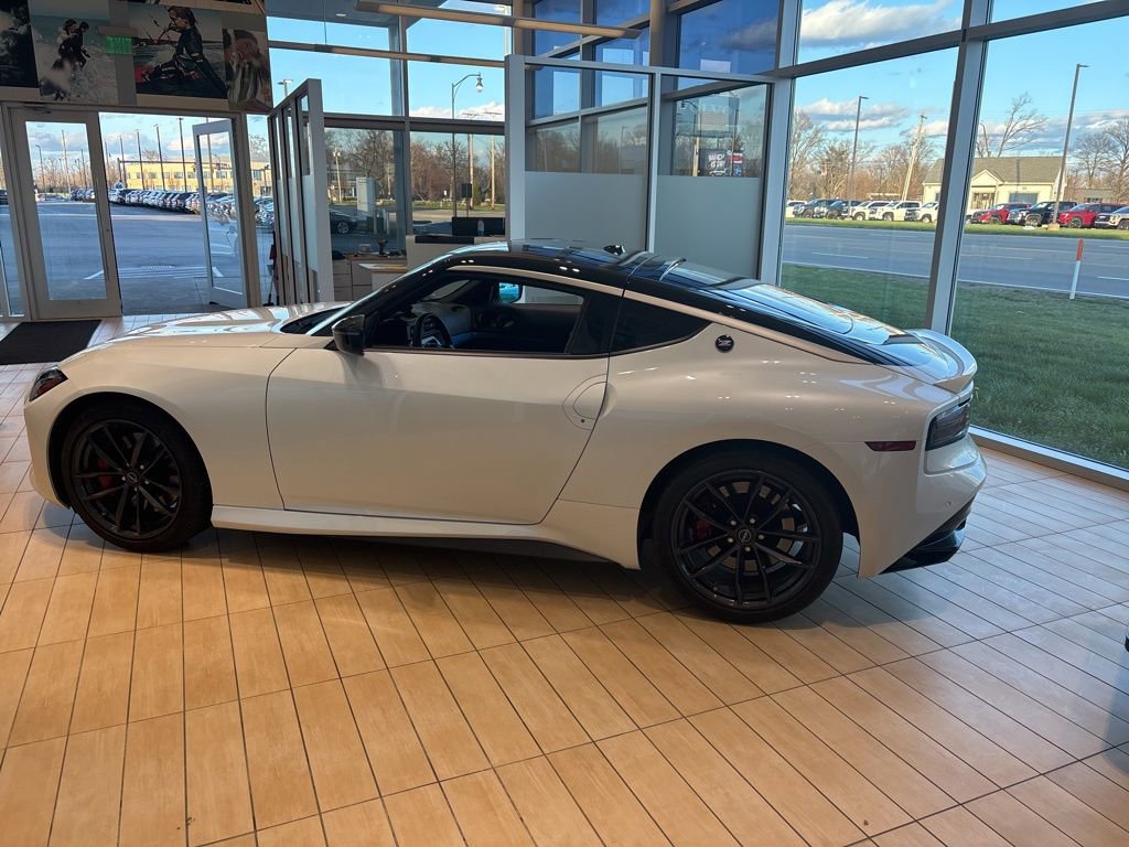 Used 2024 Nissan Z Performance w/ Floor Mat Package image 4