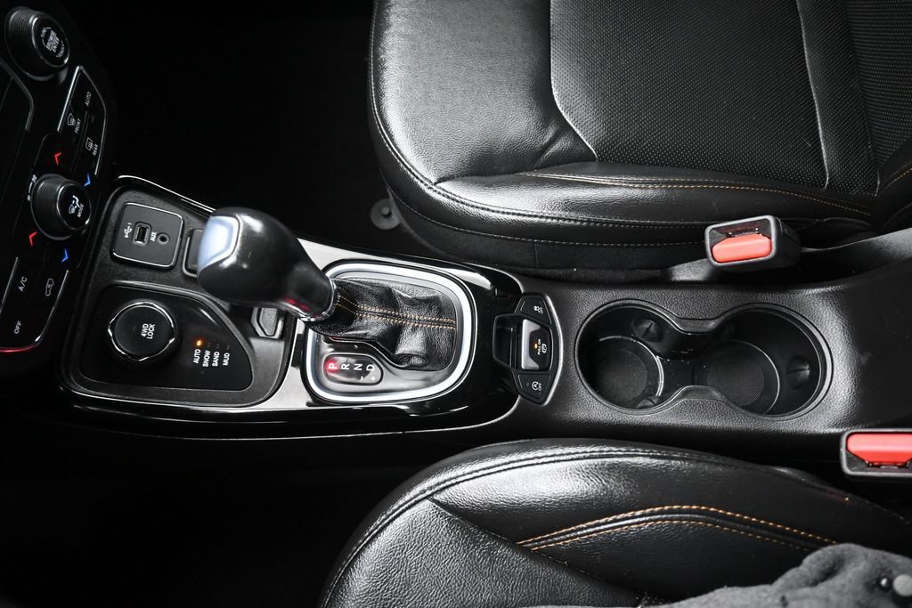 Used 2020 Jeep Compass Limited w/ Premium Lighting Group AWD/4WD image 21