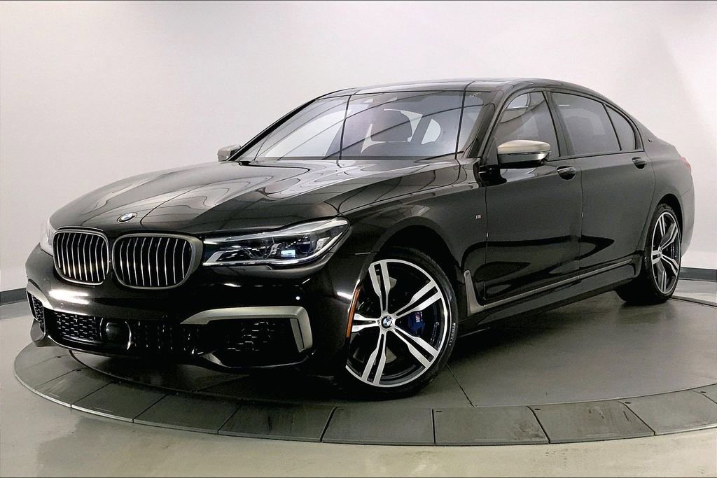 Used 2019 BMW M760i xDrive w/ Luxury Rear Seating Package image 11