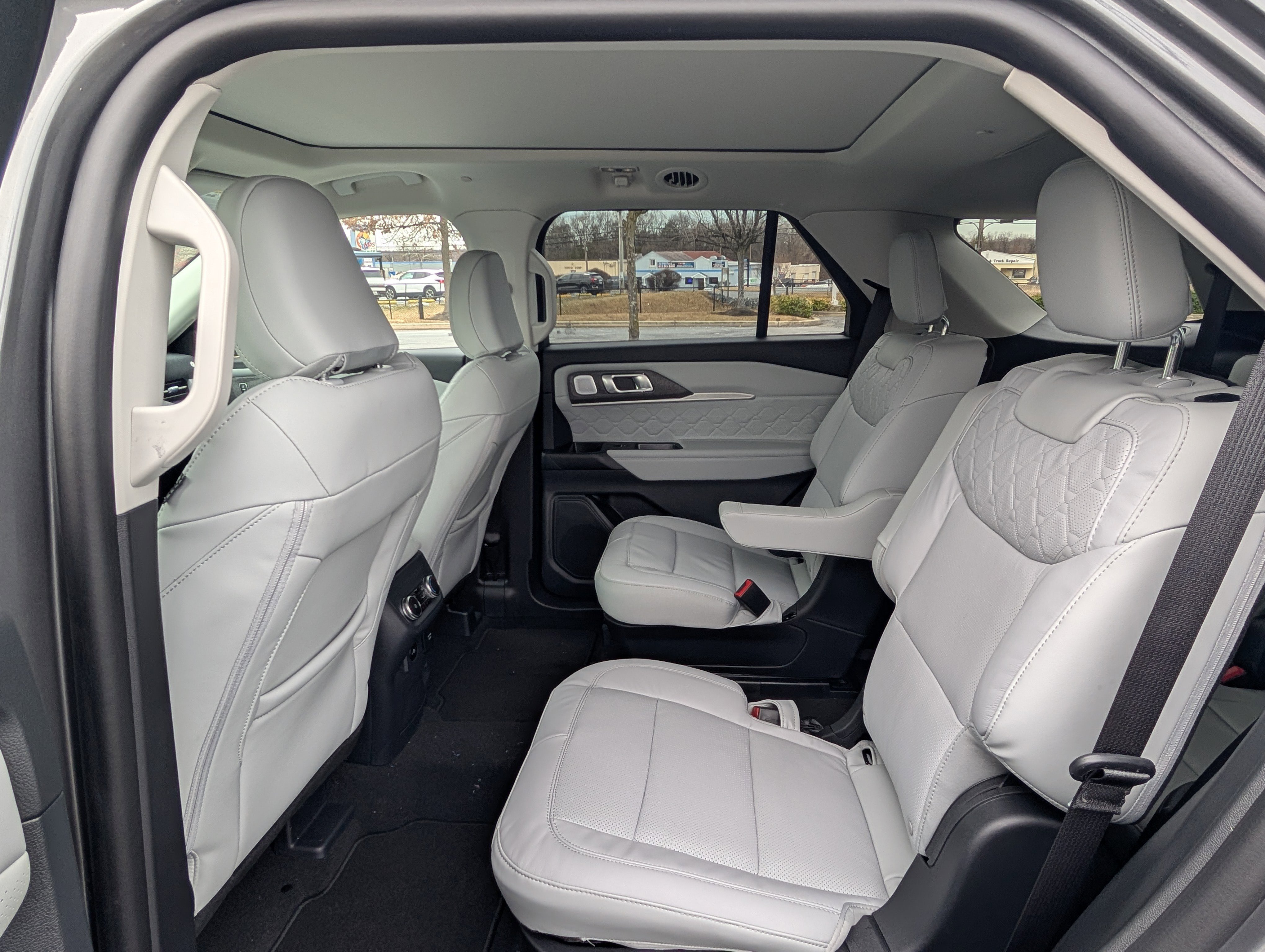 New 2026 Ford Explorer Platinum w/ LUX Leather Package image 12