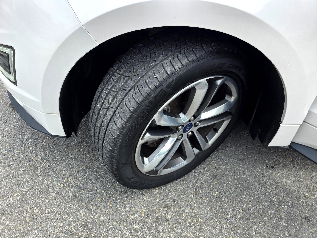 Used 2018 Ford Edge Sport image 25