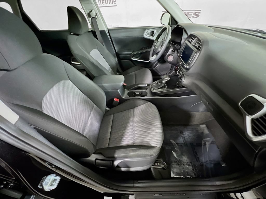 Certified 2023 Kia Soul LX w/ LX Technology Package FWD image 29
