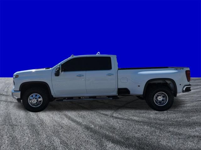 Used 2025 Chevrolet Silverado 3500 LTZ w/ LTZ Plus Package image 7