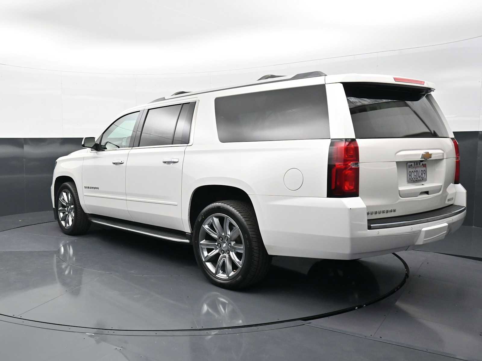Used 2017 Chevrolet Suburban Premier AWD/4WD image 7