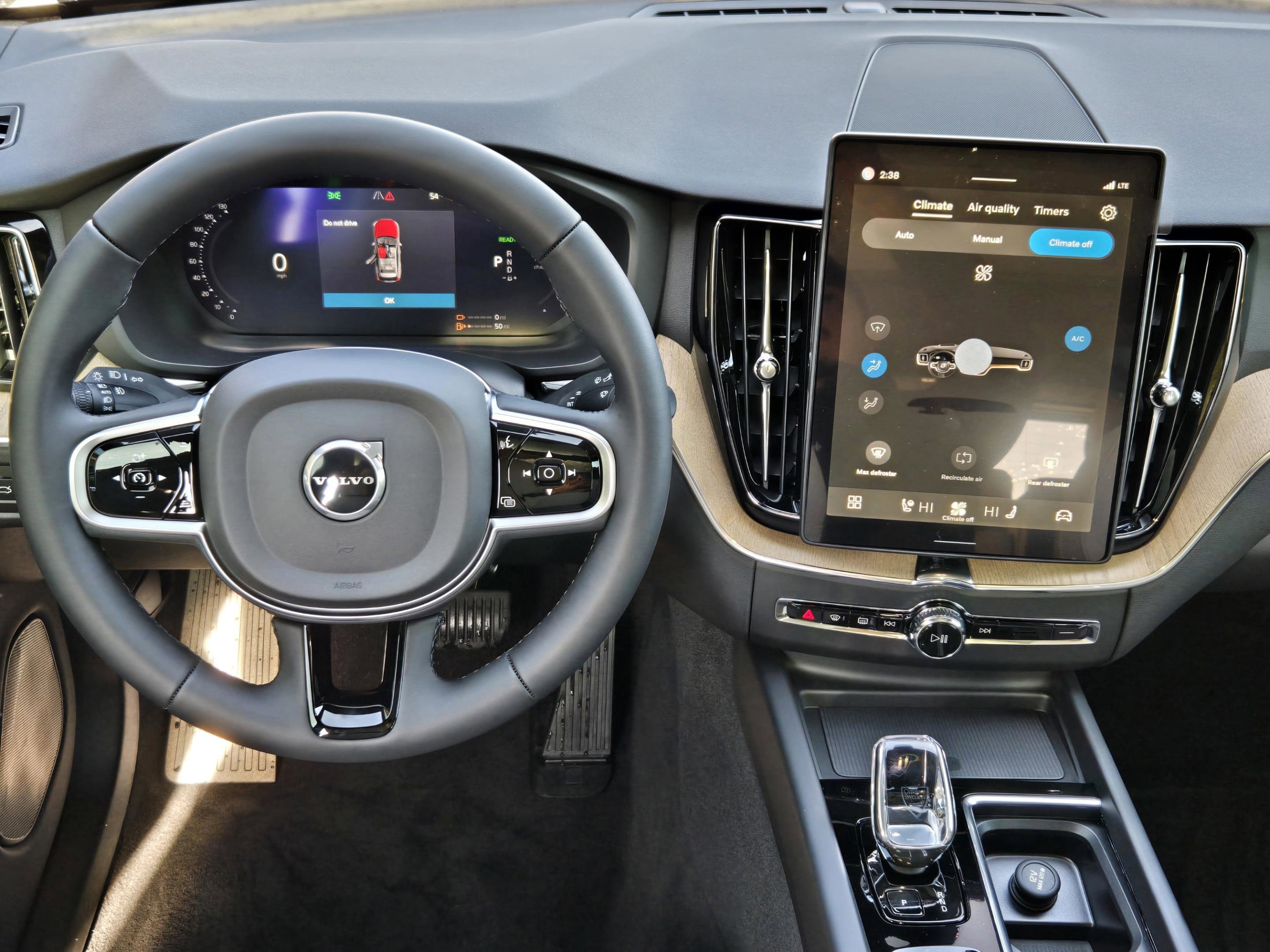 New 2026 Volvo XC60 T8 Plus w/ Protection Package Premier image 30