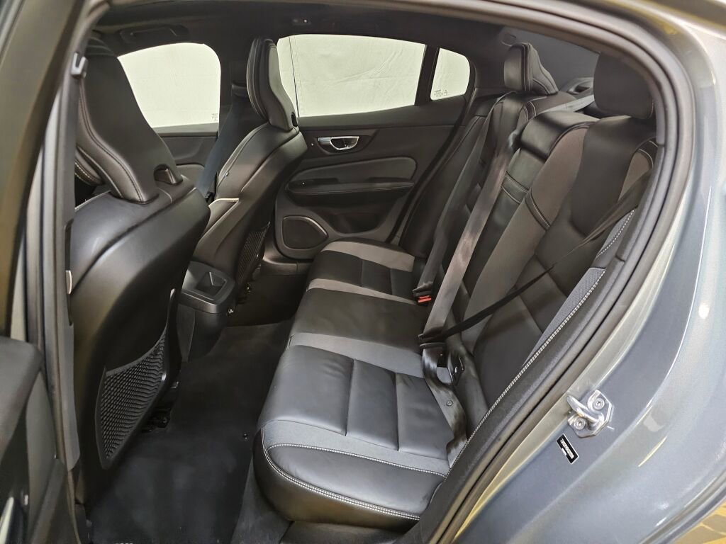 Used 2019 Volvo S60 T5 R-Design FWD image 16