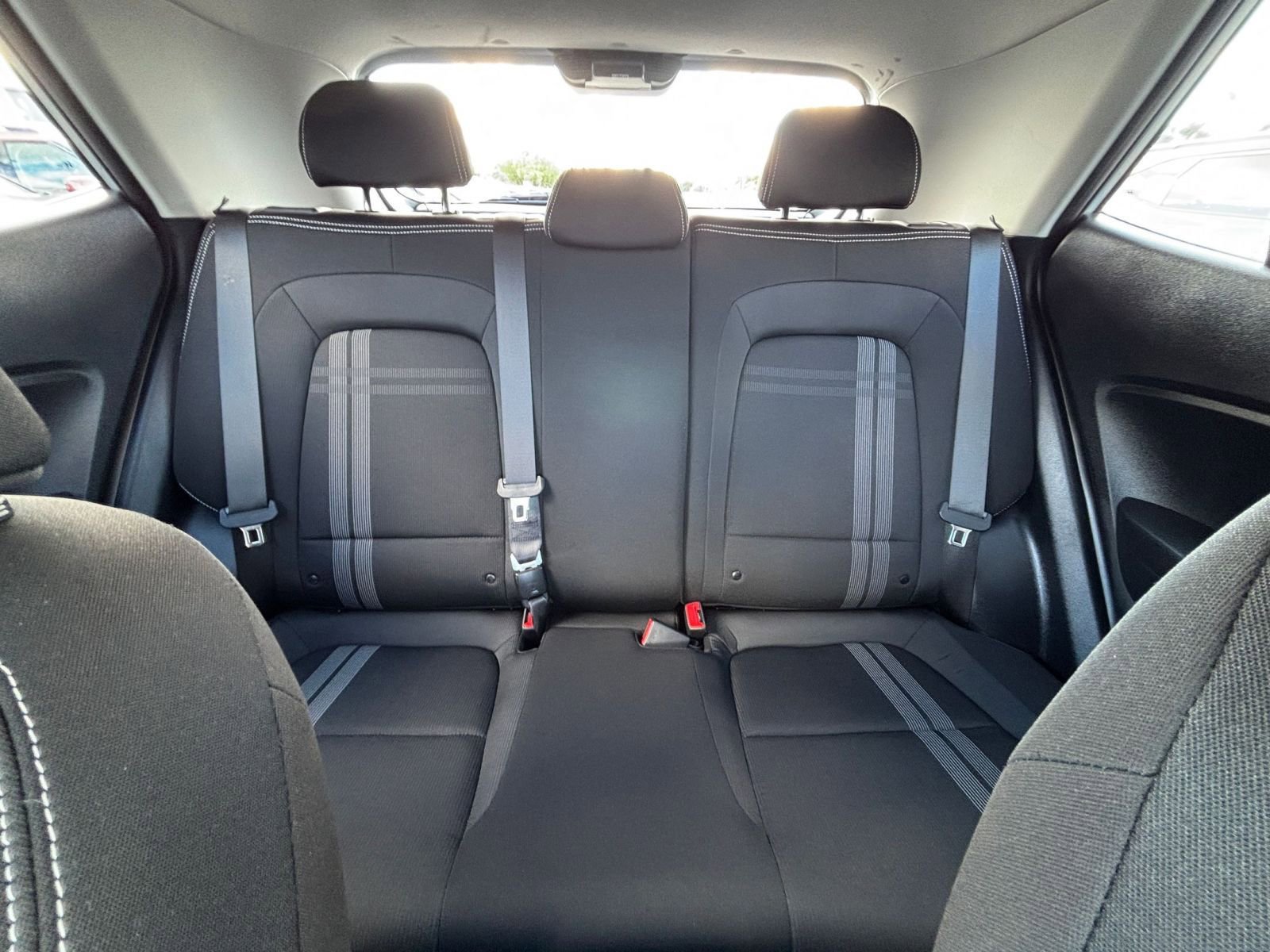 Used 2025 Hyundai Venue SEL FWD image 37