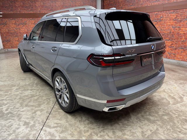 Used 2026 BMW X7 xDrive40i AWD/4WD image 3