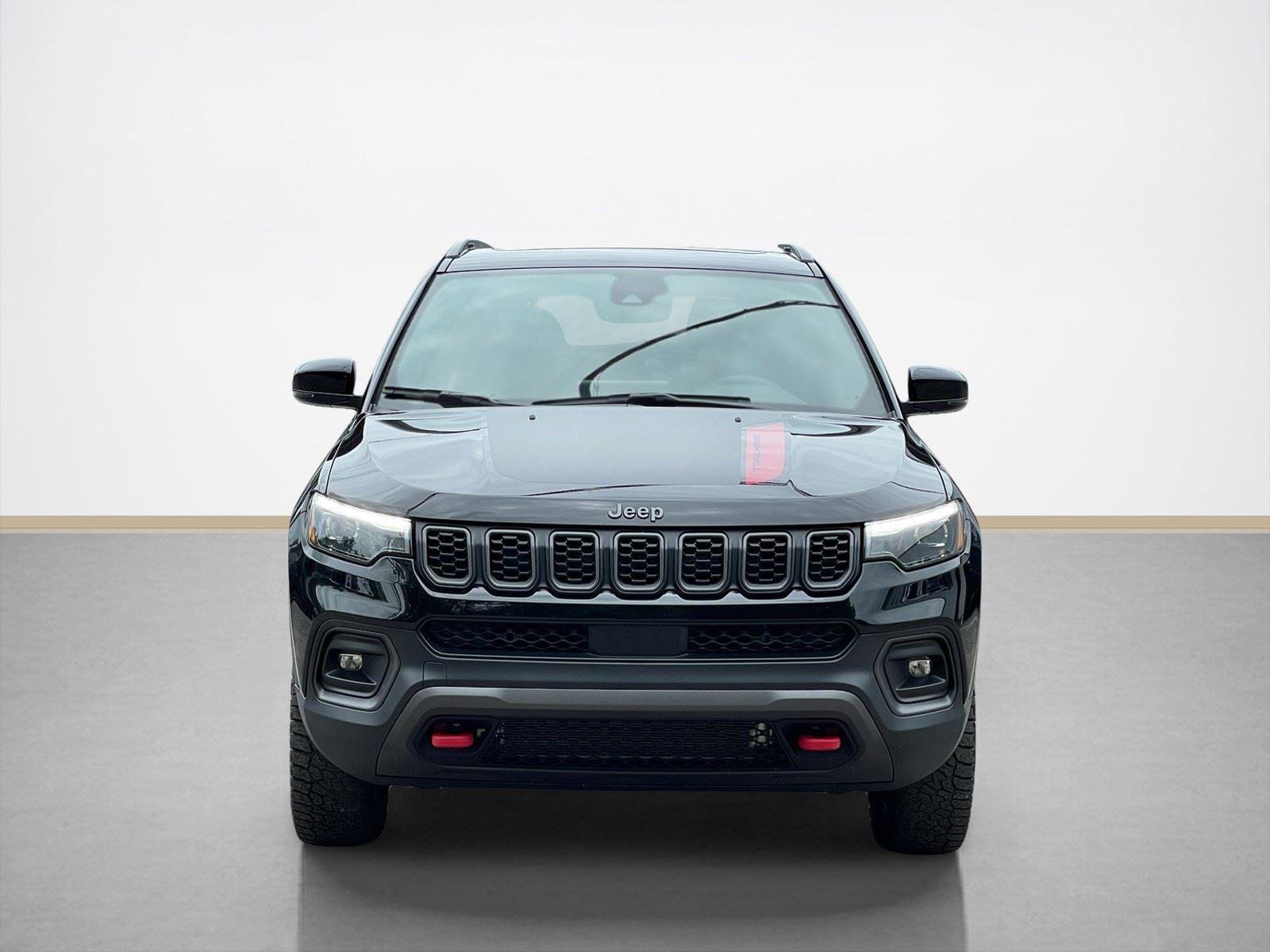 Used 2024 Jeep Compass Trailhawk w/ Trailhawk Elite Group image 2