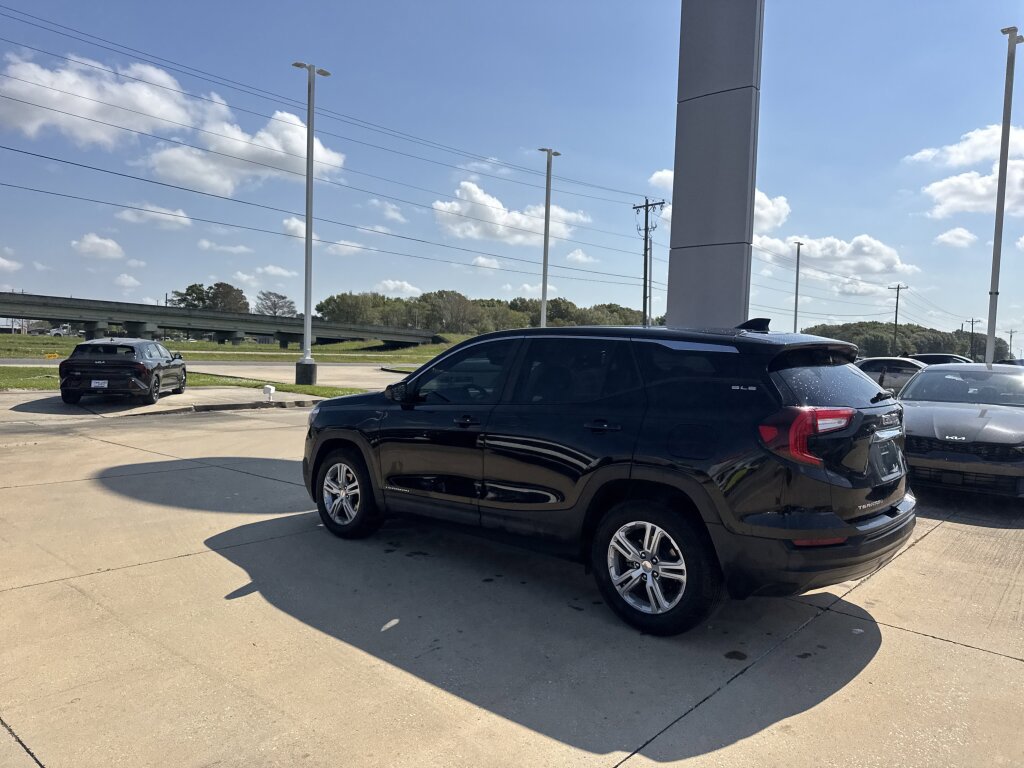 Used 2024 GMC Terrain SLE w/ LPO, Floor Liner Package image 14