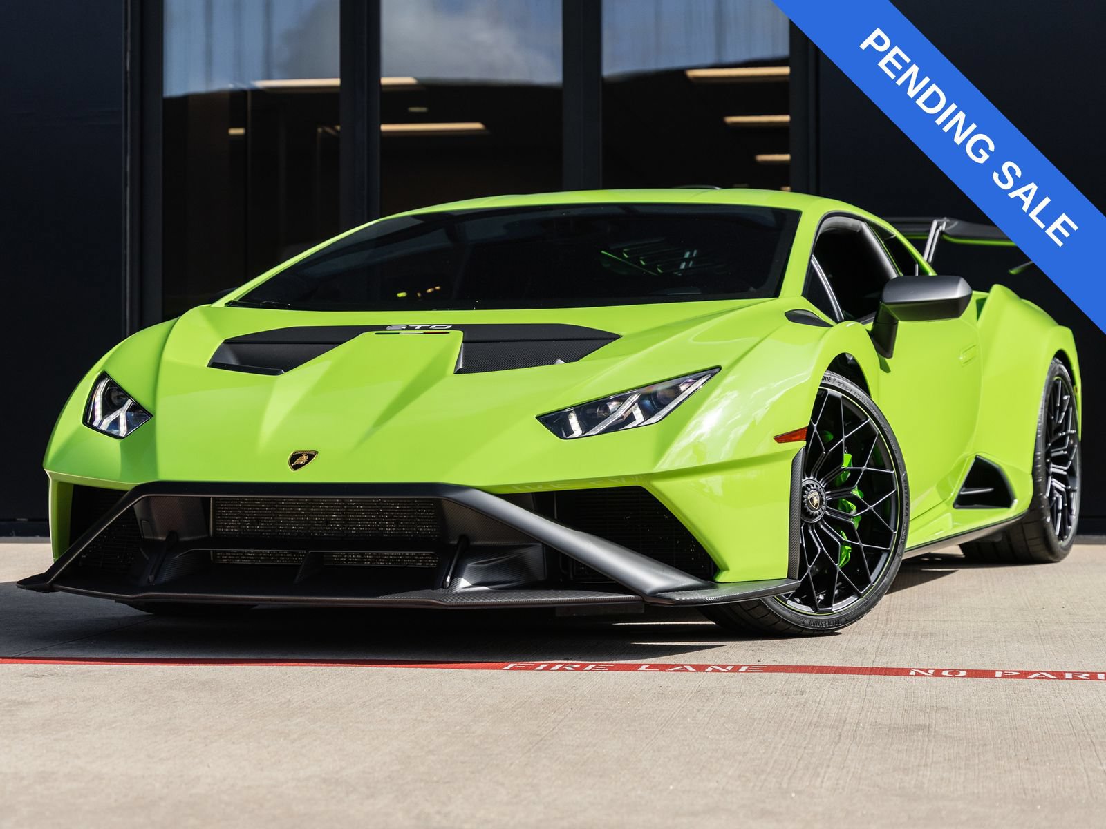 Used 2023 Lamborghini Huracan STO RWD image 1