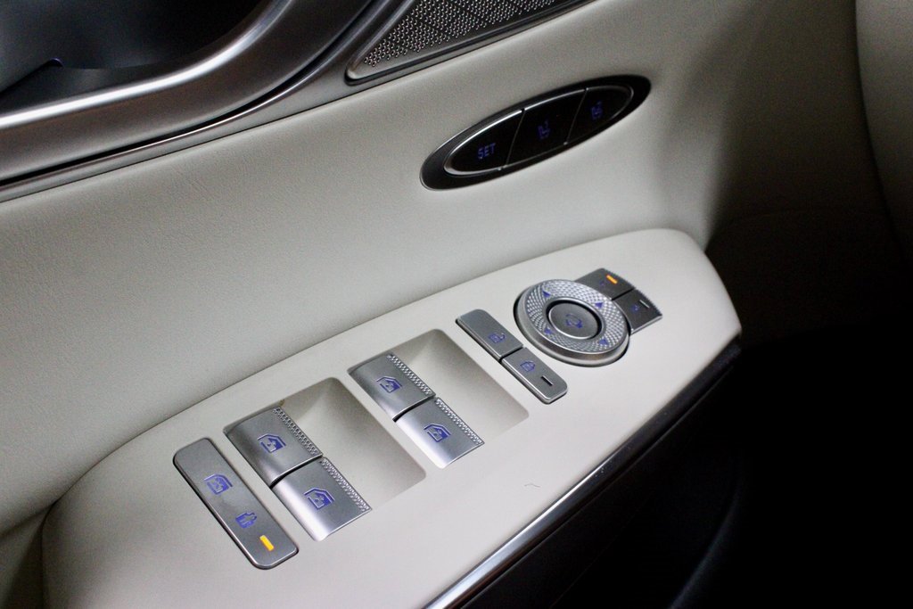Used 2025 Genesis Electrified GV70 Advanced image 25