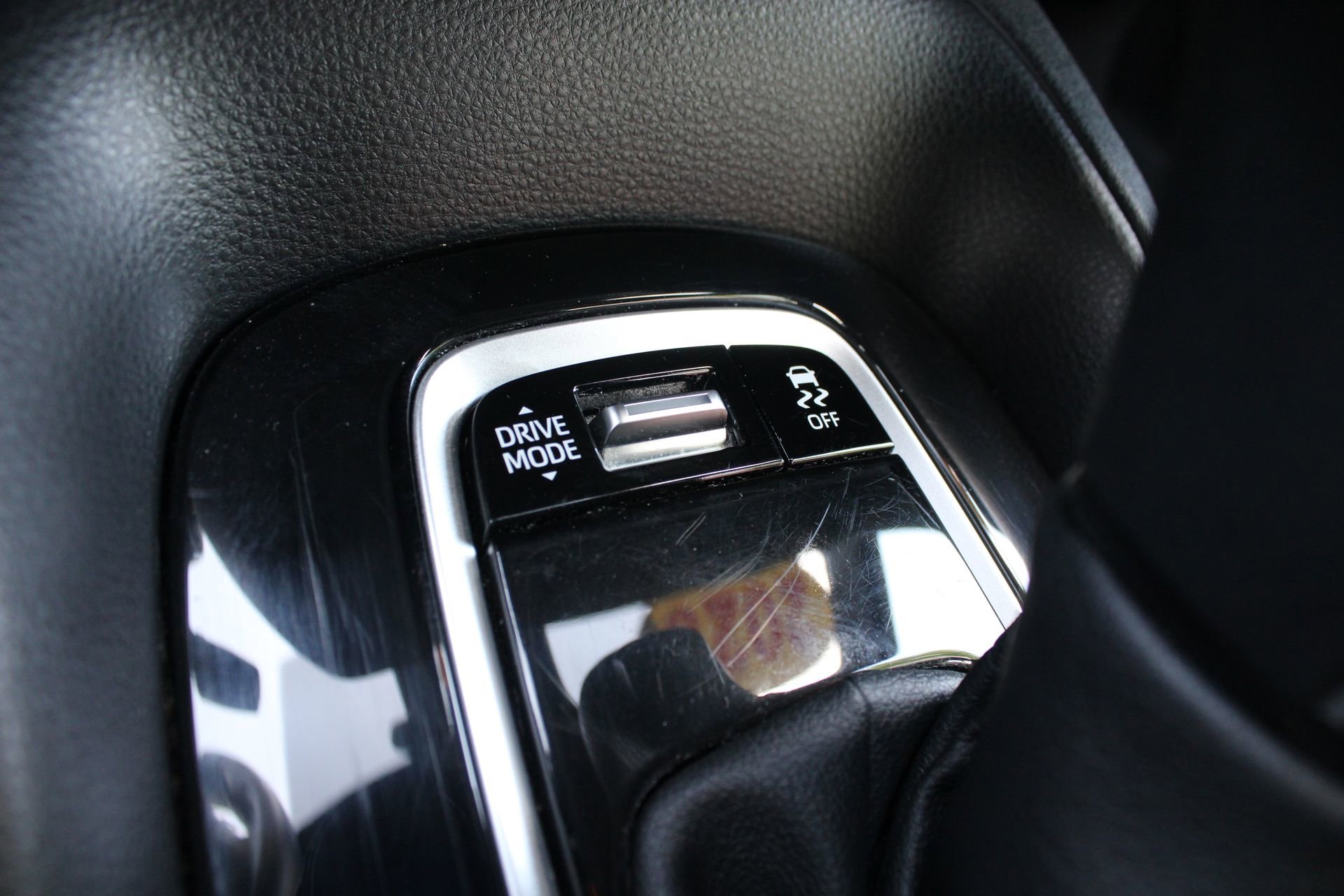 Used 2025 Toyota Corolla SE FWD image 37