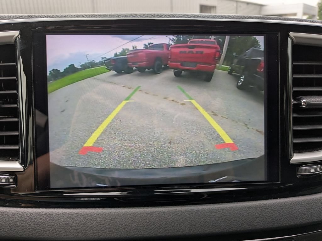 Used 2023 Chrysler Pacifica Touring-L FWD image 29
