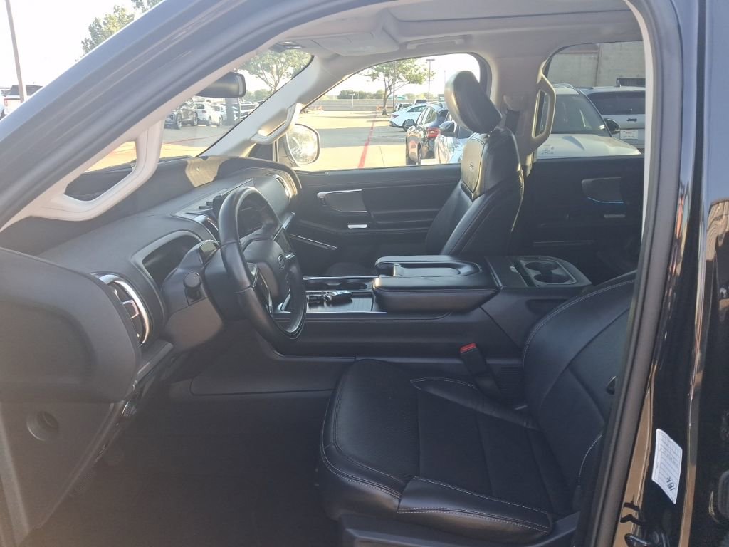 Used 2025 Ford Expedition Platinum AWD/4WD image 4