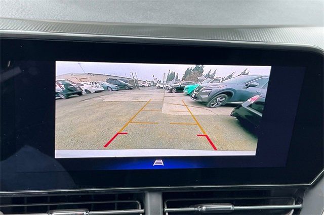 Used 2025 Chevrolet Trax LT w/ LT Convenience Package image 24