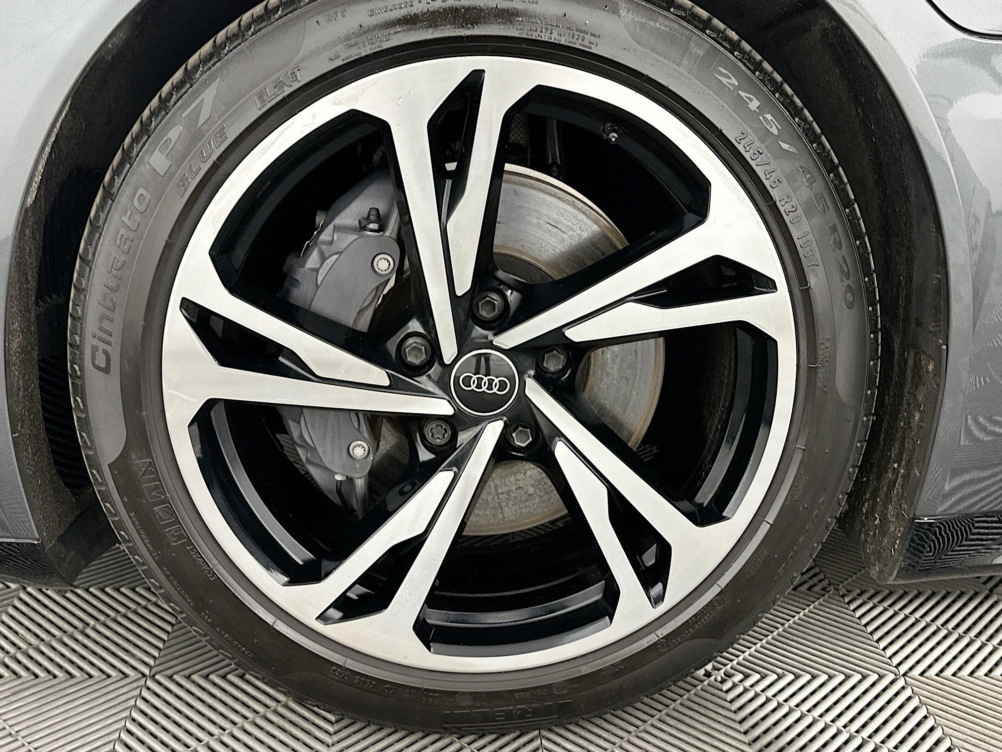 Used 2024 Audi e-tron GT Premium Plus image 33