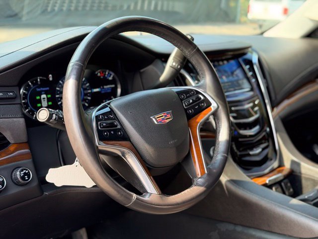 Used 2018 Cadillac Escalade ESV Premium Luxury AWD/4WD image 10