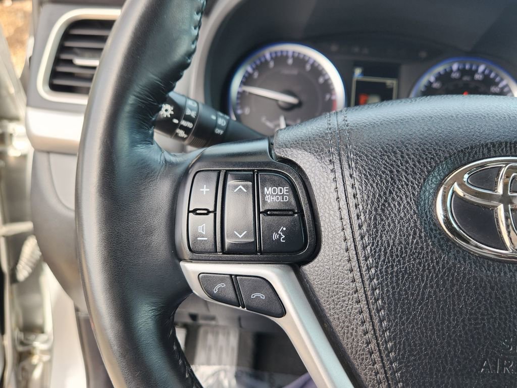 Used 2019 Toyota Highlander Limited Platinum image 17