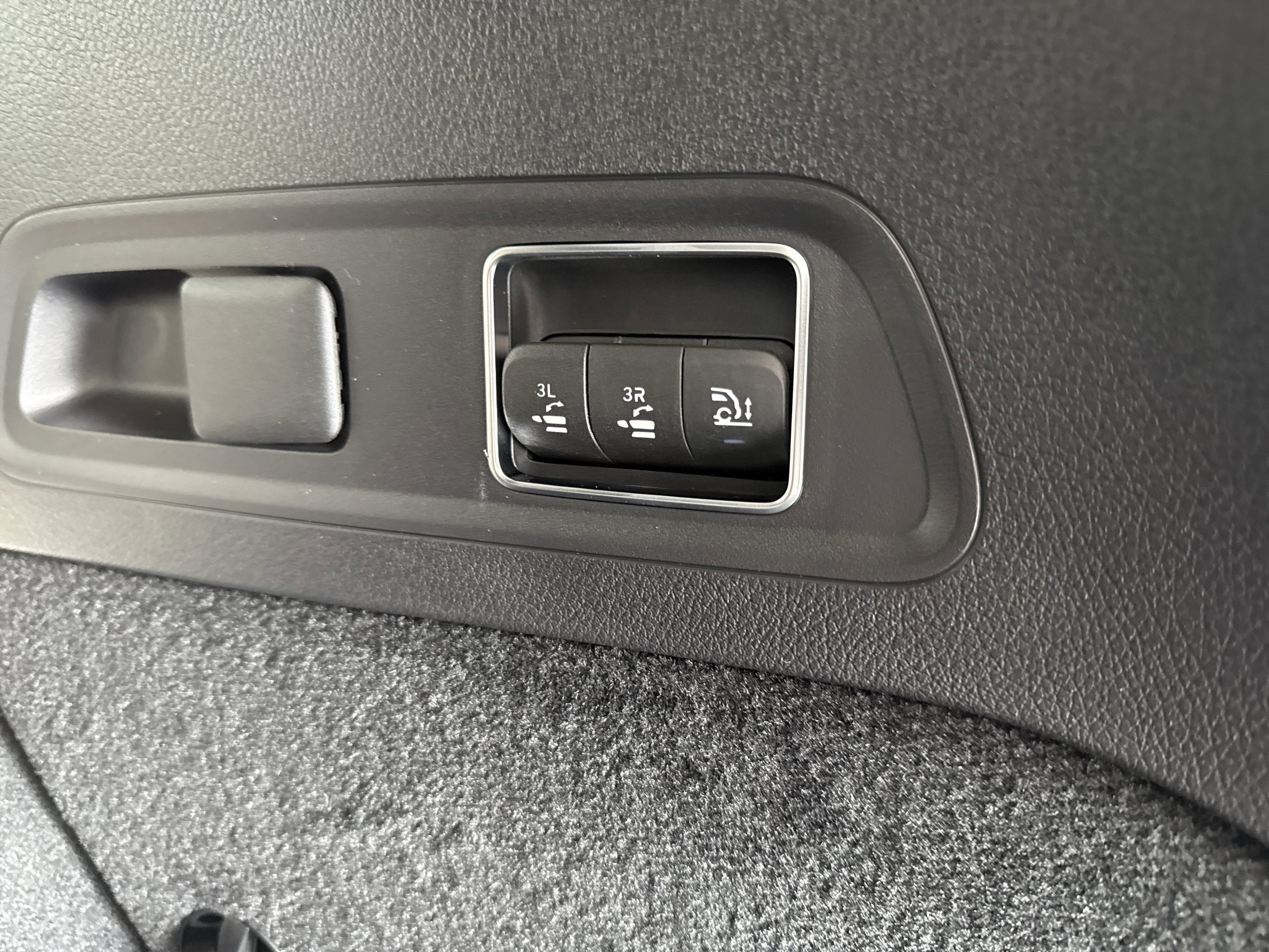 Certified 2026 Mercedes-Benz GLS 450 4MATIC image 19