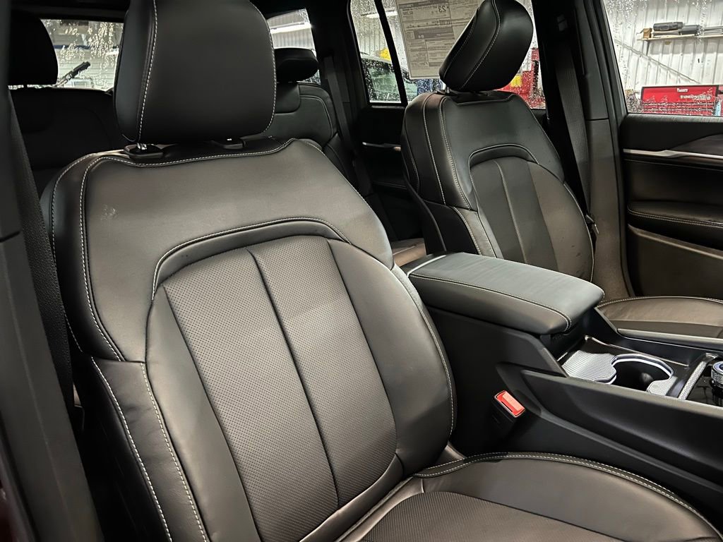 New 2026 Jeep Grand Cherokee Limited image 12