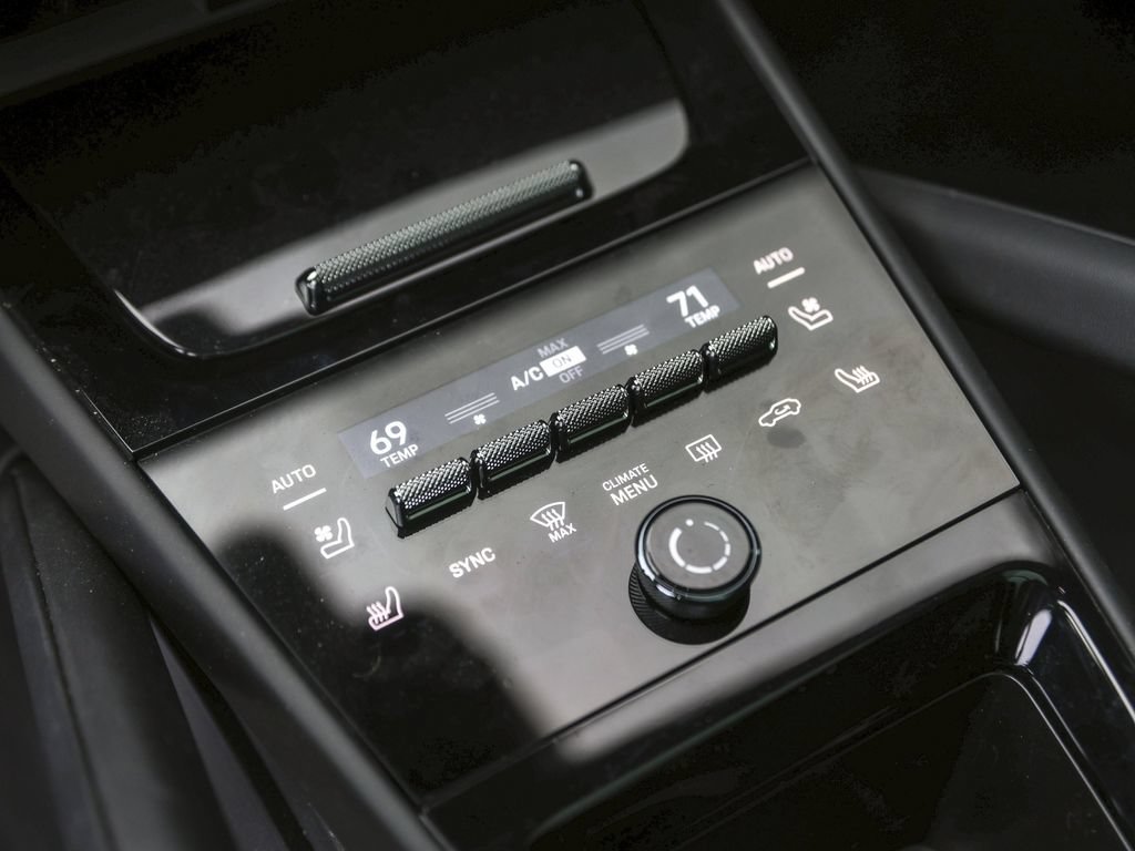 Certified 2025 Porsche Cayenne E-Hybrid AWD/4WD image 27