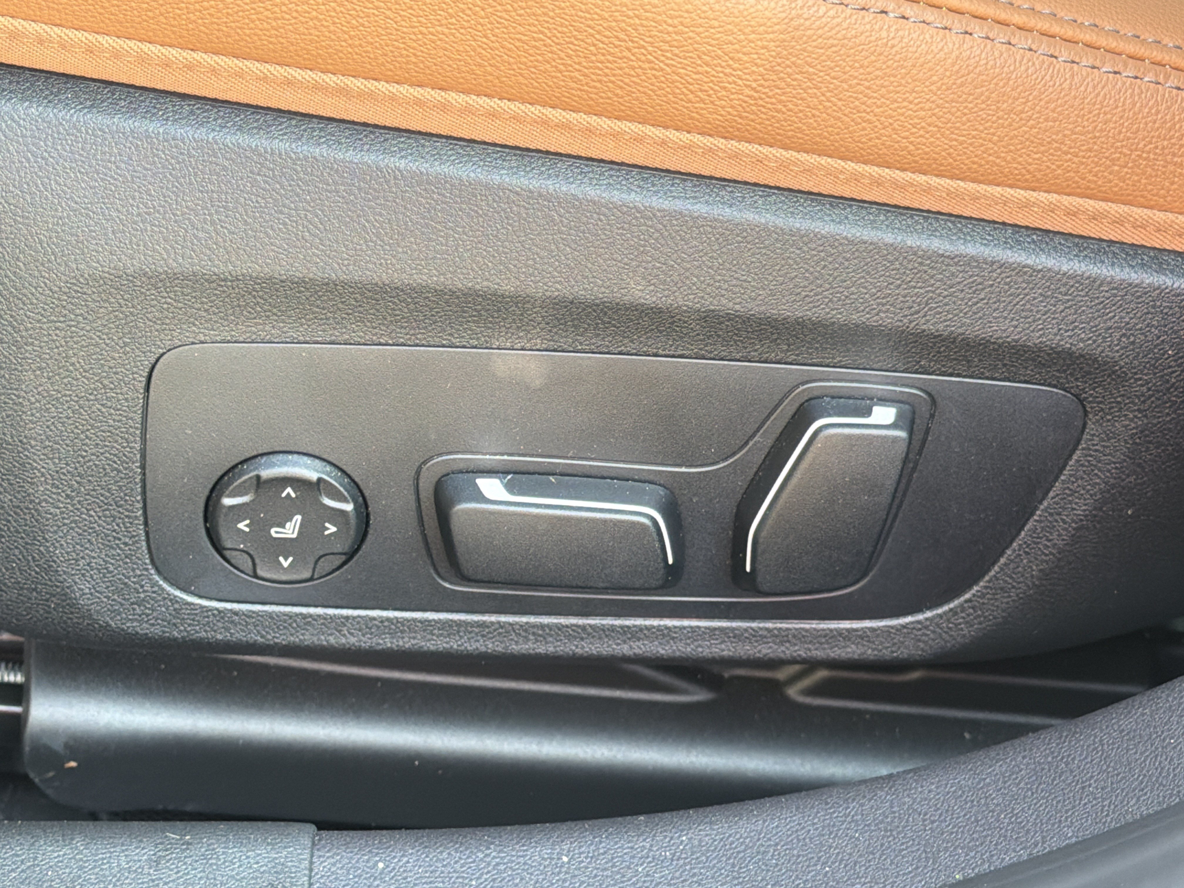 Used 2026 BMW 330i Sedan w/ Convenience Package RWD image 19