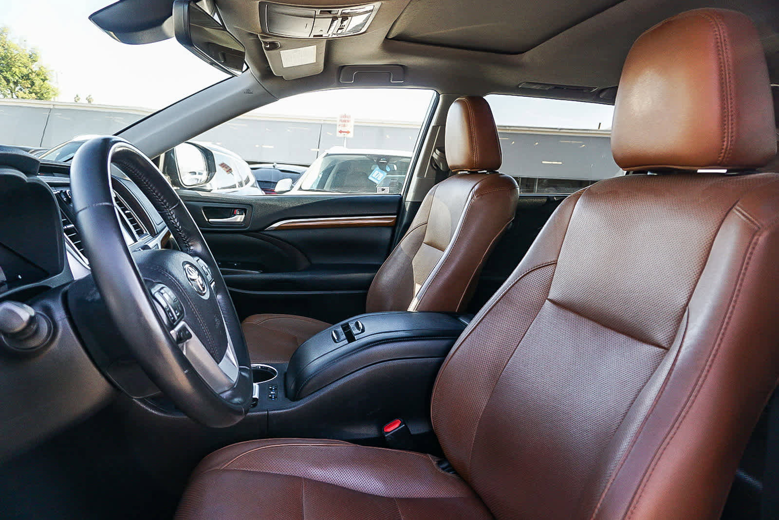 Used 2017 Toyota Highlander Limited image 19