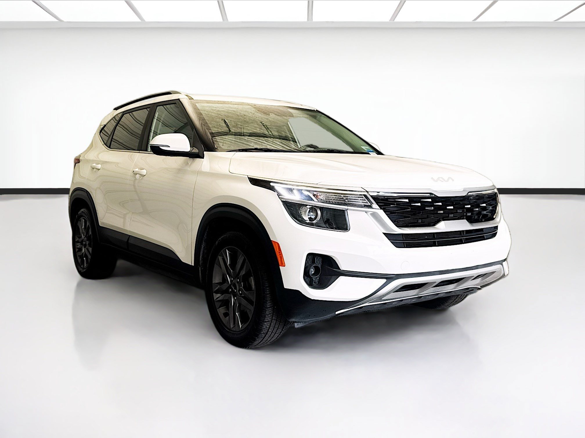 Used 2022 Kia Seltos S FWD image 3