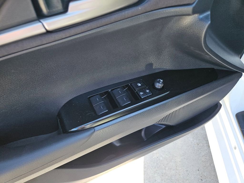 Used 2025 Toyota Camry LE image 15