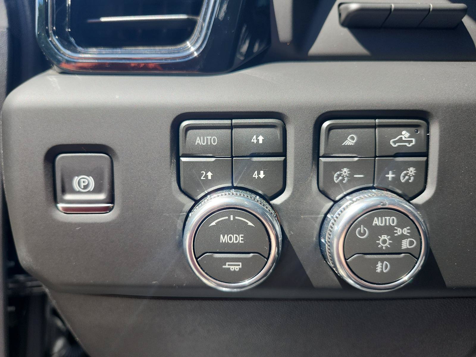 Certified 2026 GMC Sierra 2500 AT4 w/ AT4 Premium Plus Package AWD/4WD image 18
