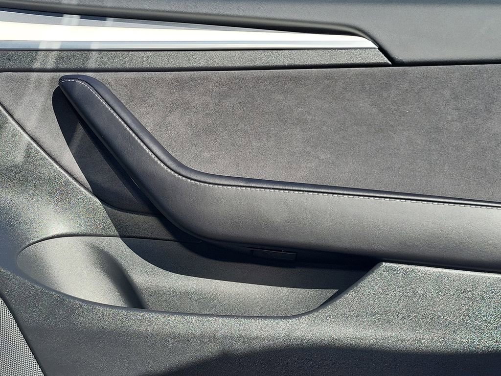 Used 2021 Tesla Model 3 Long Range image 16