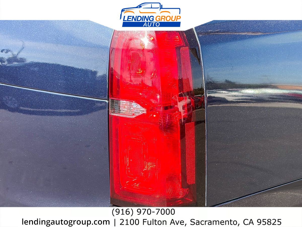 Used 2017 Chevrolet Suburban Premier image 8