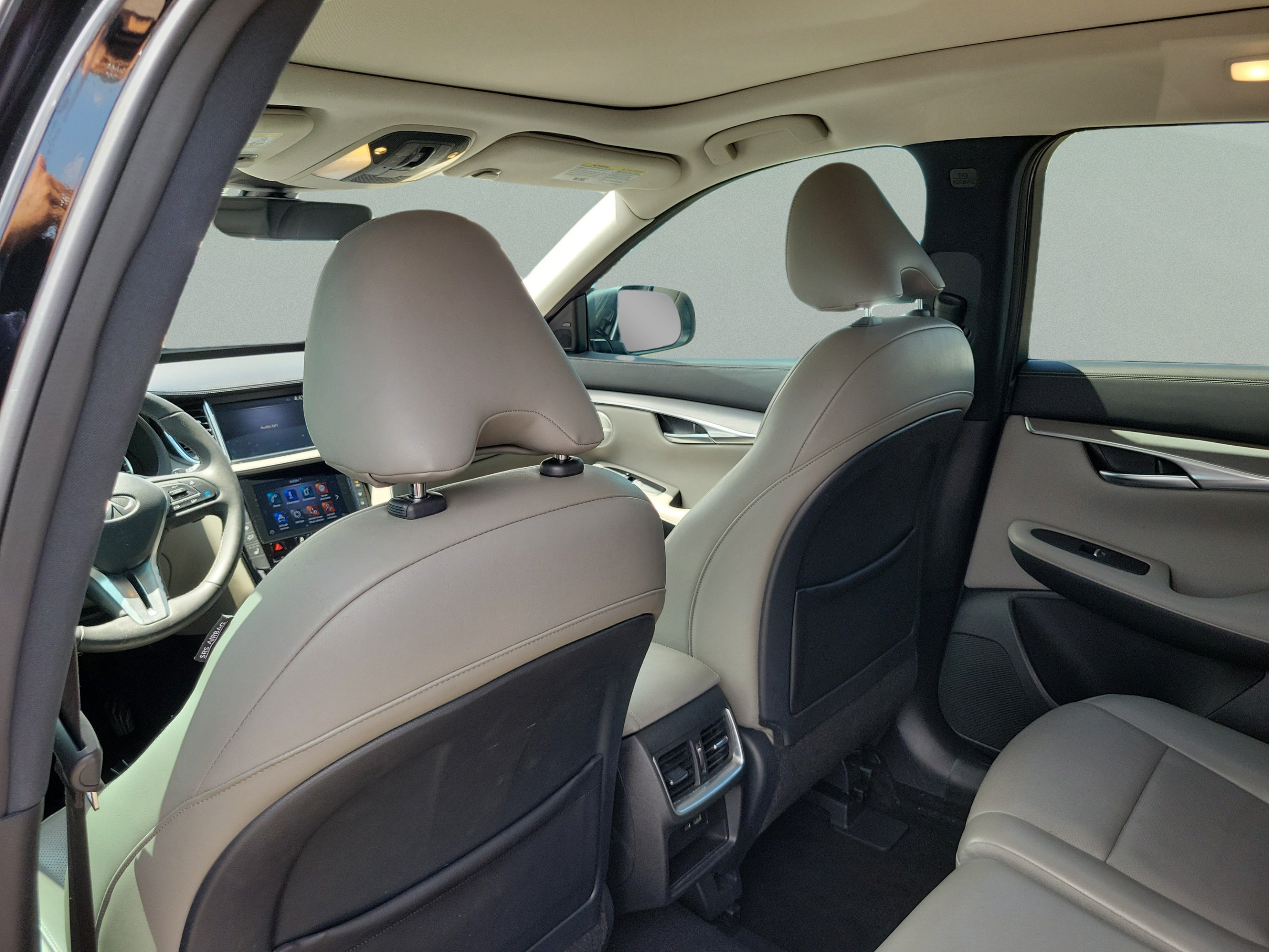 Used 2023 INFINITI QX50 Luxe FWD image 11