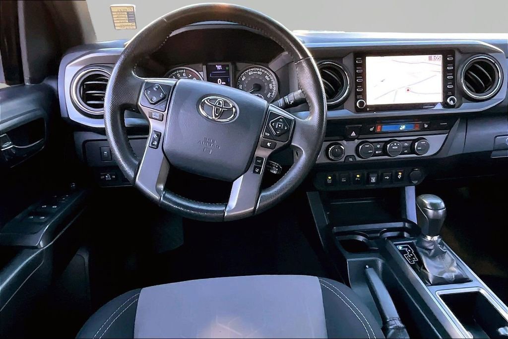Used 2020 Toyota Tacoma TRD Sport w/ Technology Package AWD/4WD image 10