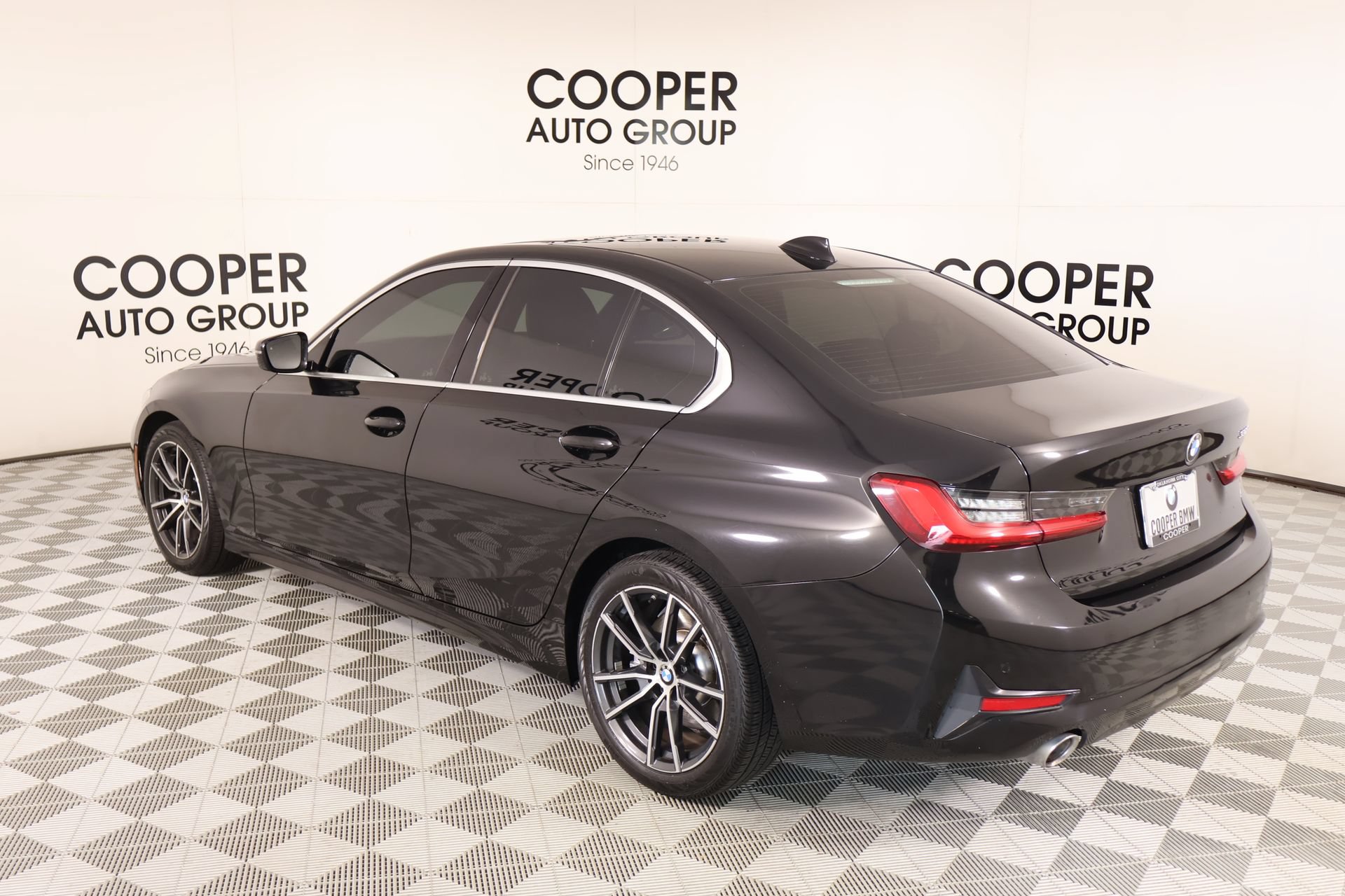 Used 2019 BMW 330i Sedan w/ Convenience Package RWD image 24
