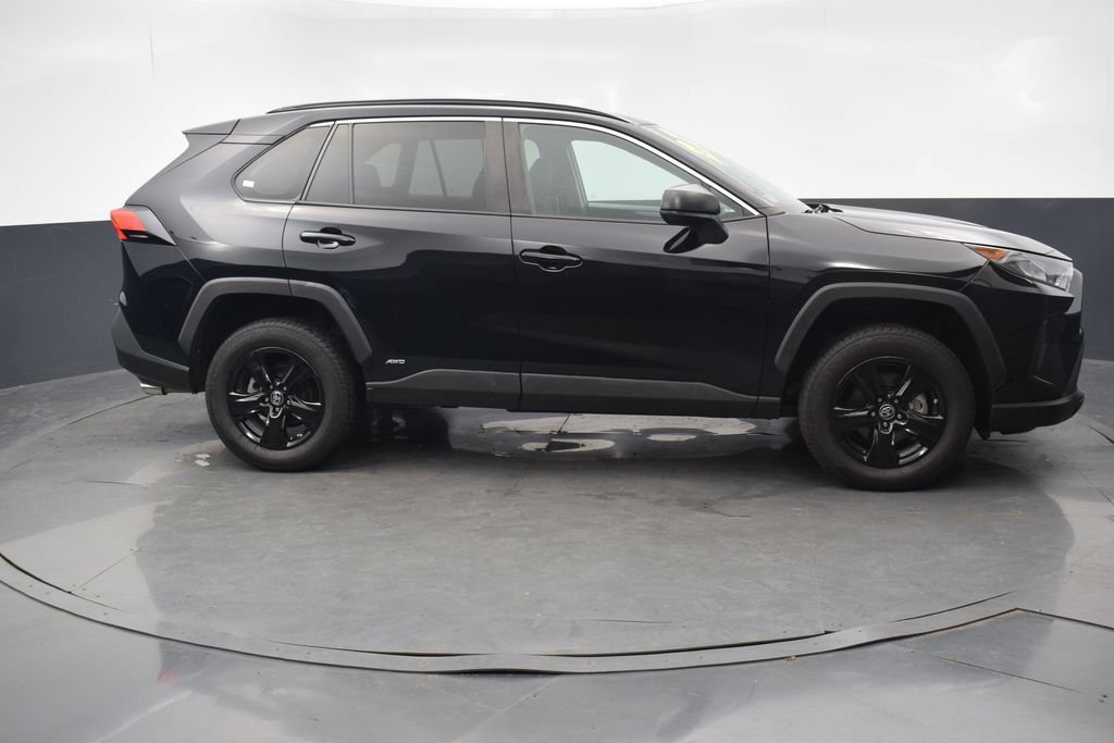Used 2022 Toyota RAV4 LE AWD/4WD image 7