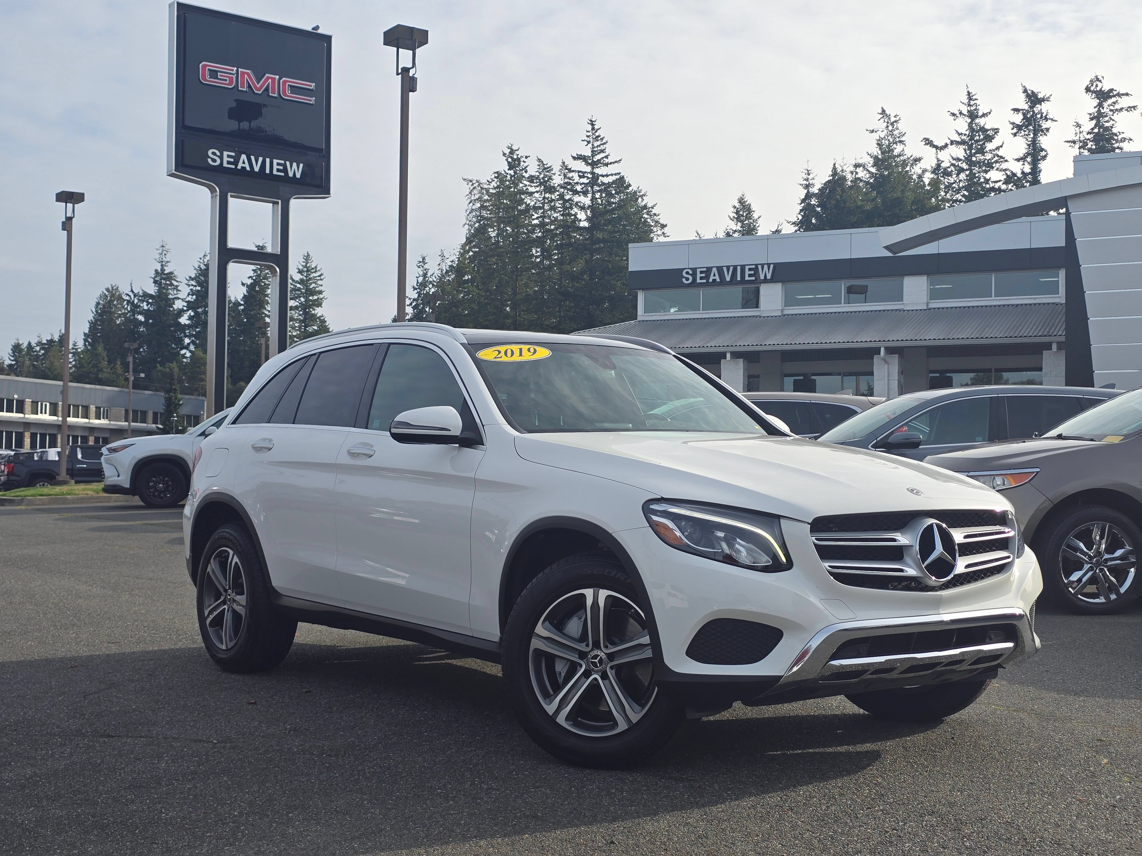 Used 2019 Mercedes-Benz GLC 300 4MATIC image 1