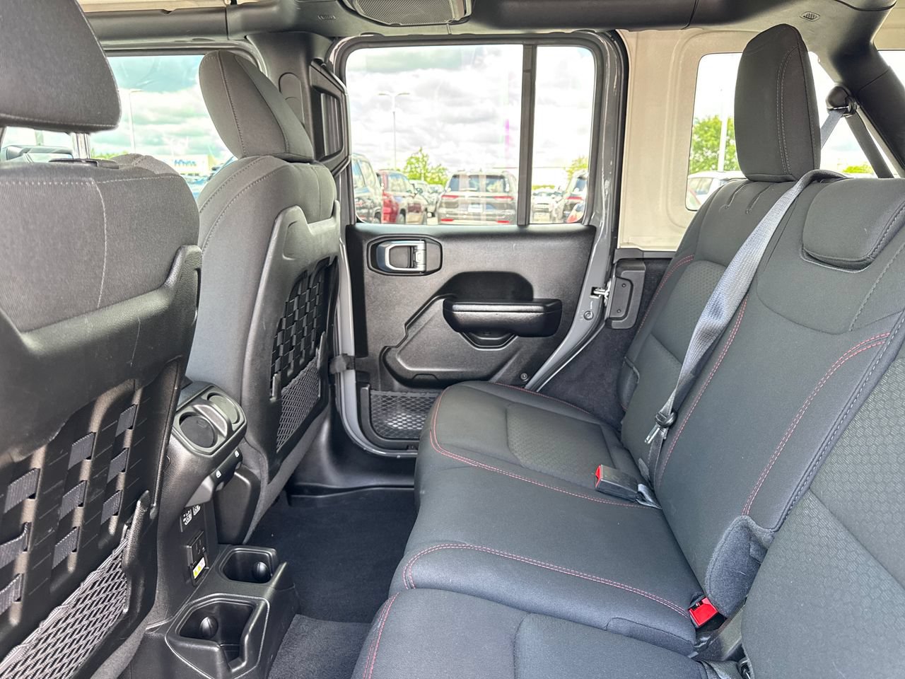 Used 2021 Jeep Wrangler Unlimited Rubicon AWD/4WD image 14