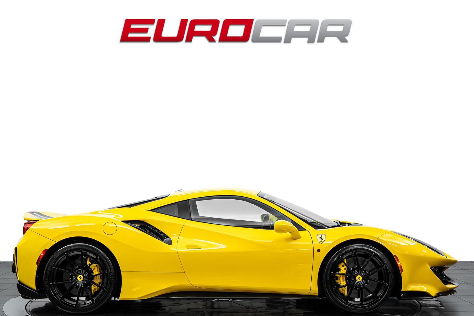 Used 2020 Ferrari 488 Pista Coupe RWD image 6