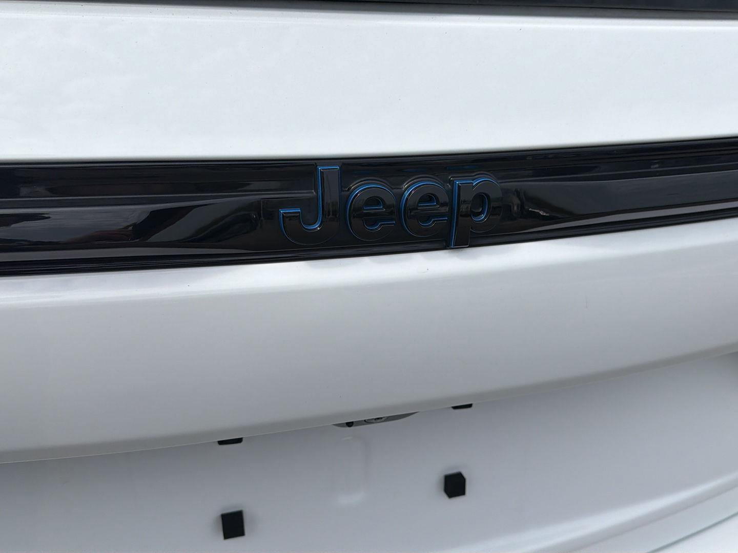 Used 2023 Jeep Grand Cherokee 30th Anniversary AWD/4WD image 11