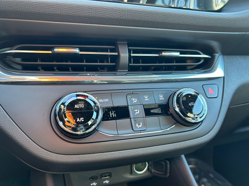 New 2026 Buick Envista Sport Touring FWD image 24