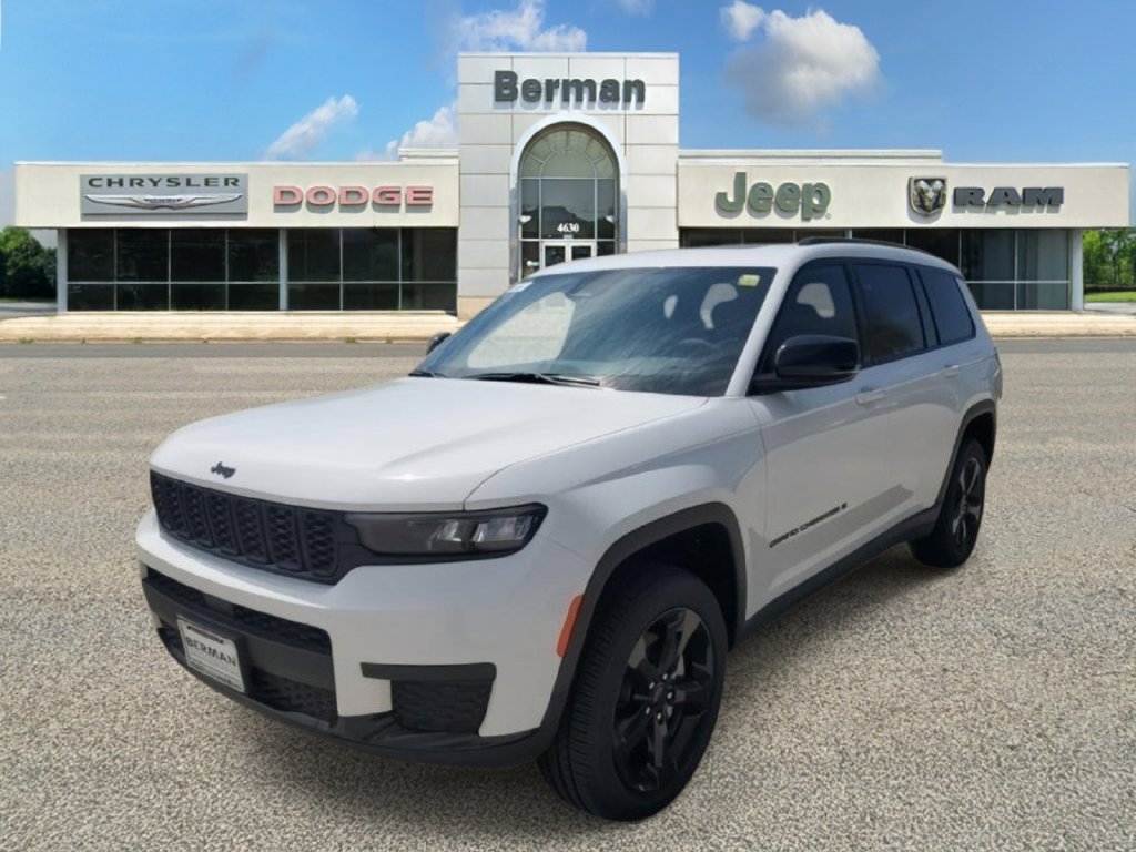 Used 2025 Jeep Grand Cherokee L Altitude AWD/4WD image 5