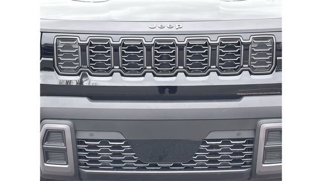 New 2026 Jeep Cherokee Overland image 9