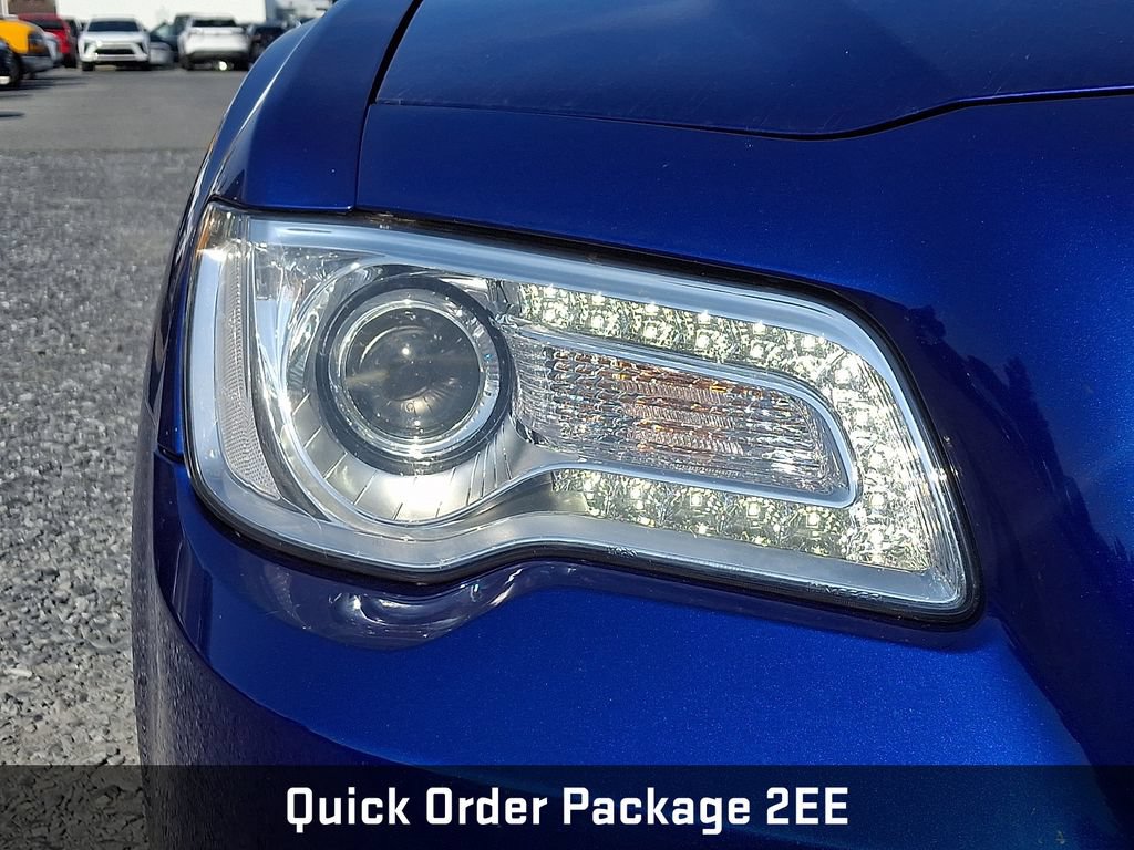 Used 2021 Chrysler 300 Touring w/ Driver Convenience Group RWD image 11