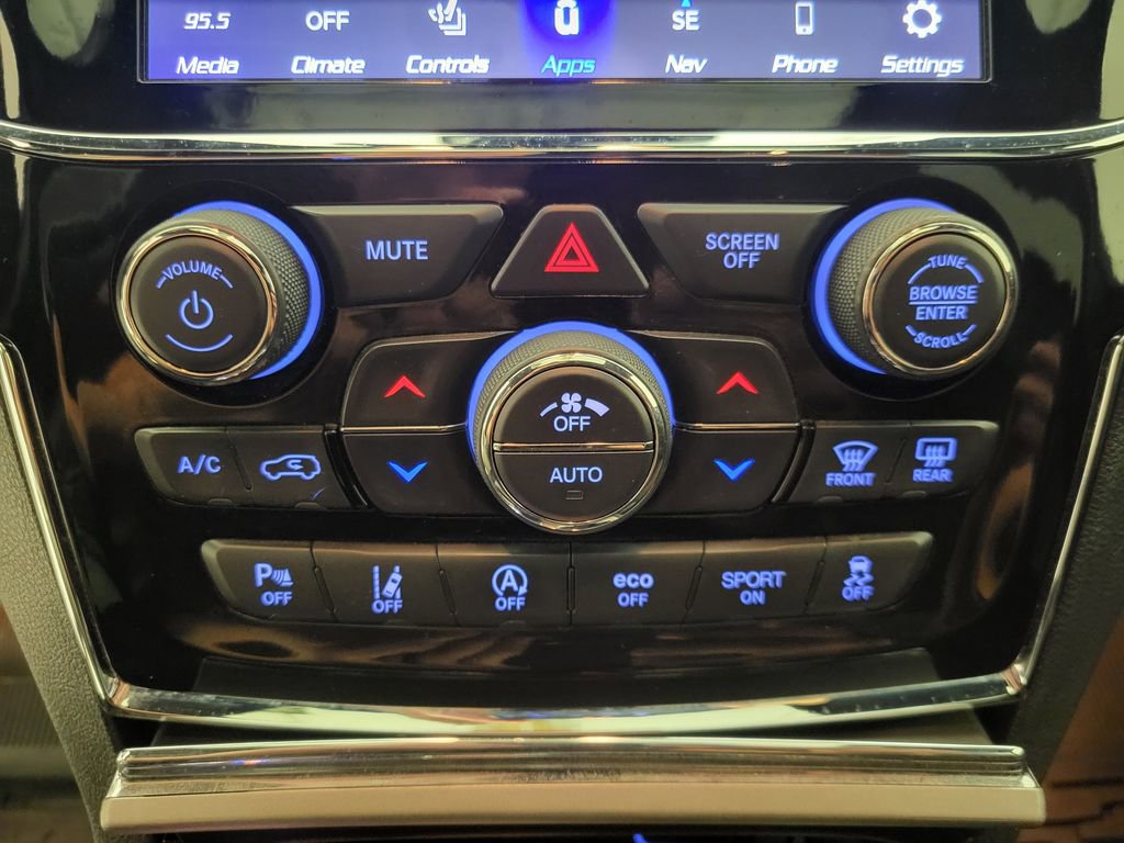 Used 2020 Jeep Grand Cherokee Laredo w/ Quick Order Package 2BN North image 9