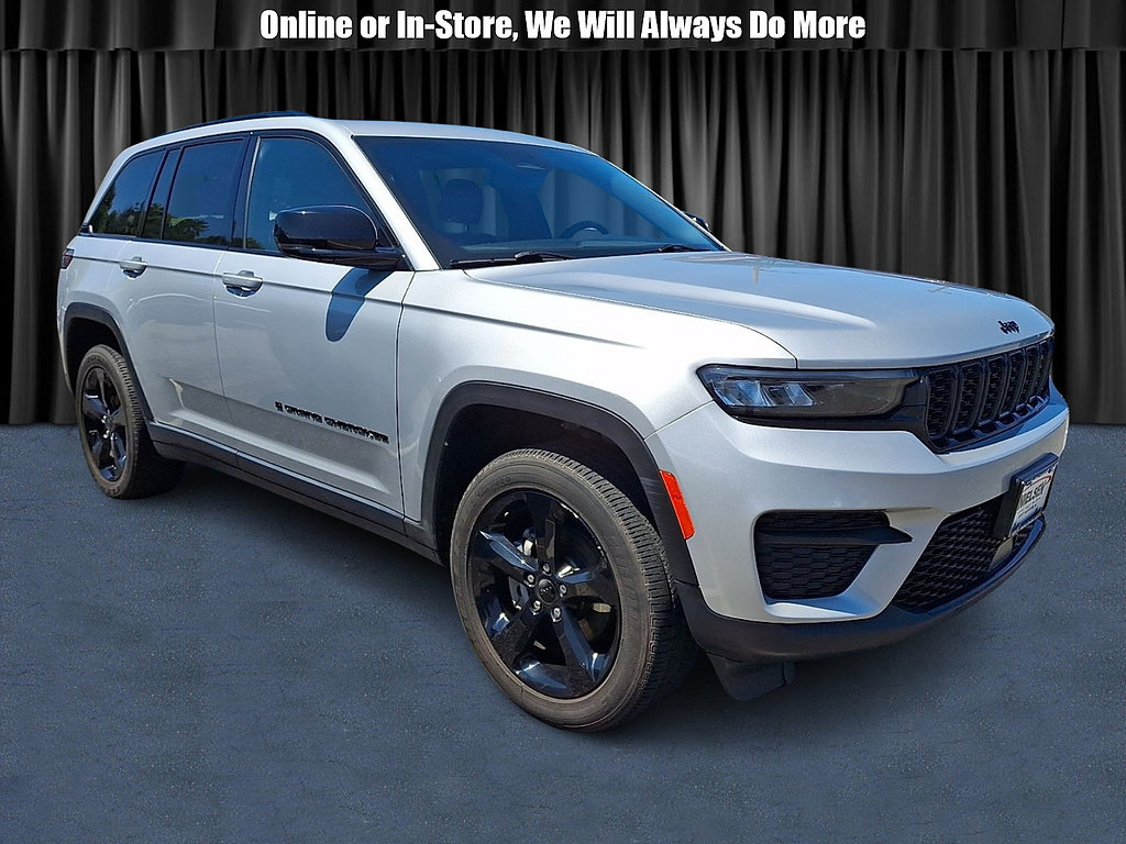 Used 2023 Jeep Grand Cherokee Altitude