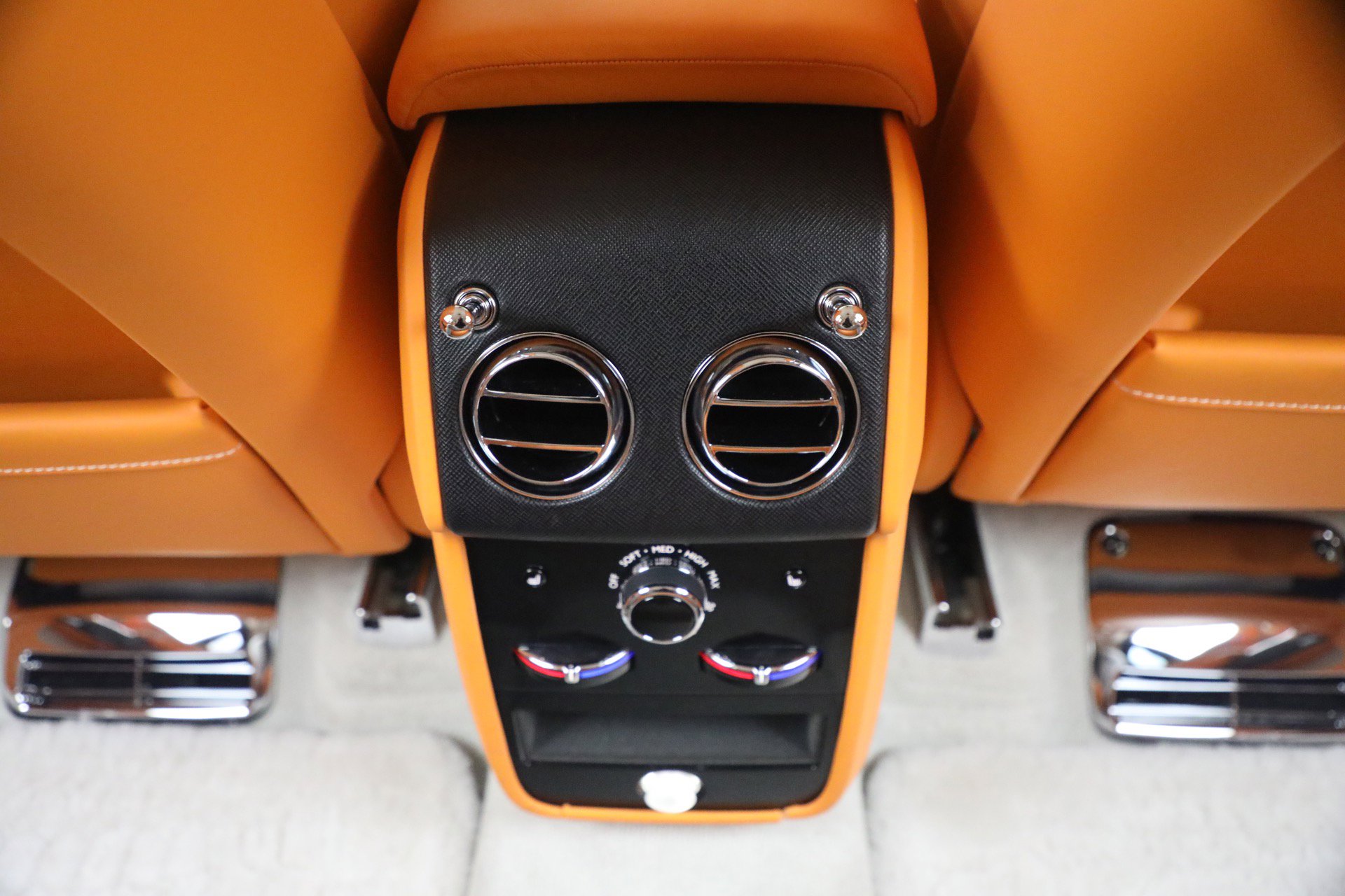 Certified 2023 Rolls-Royce Cullinan Black Badge w/ Driver's Package image 33