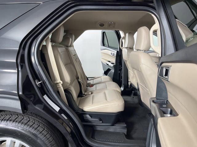 Used 2024 Ford Explorer XLT w/ Equipment Group 202A RWD image 47